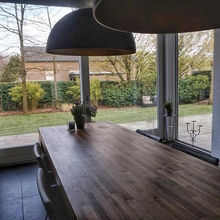 Bed & Wellness Boxtel, Luxe Kamer Met Airco En Eigen Badkamer, Ligbad Exterior photo