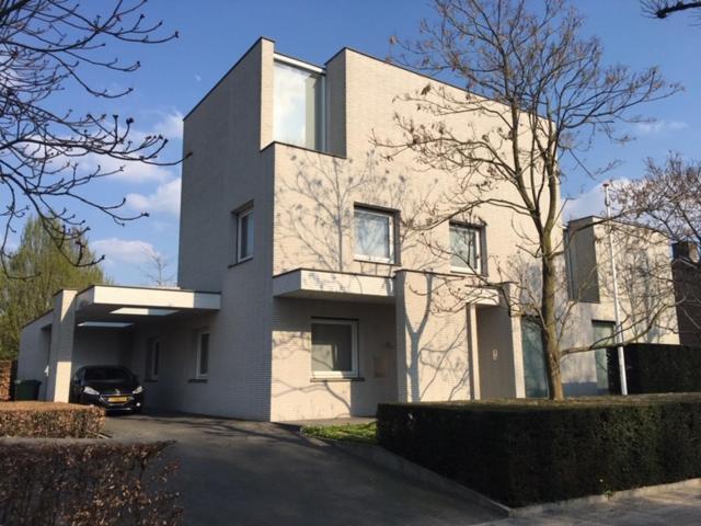 Bed & Wellness Boxtel, Luxe Kamer Met Airco En Eigen Badkamer, Ligbad Exterior photo